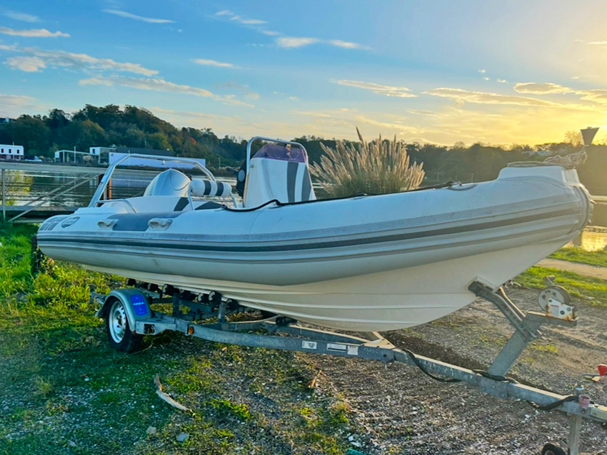 bateau occasion infanta inflatables 520 rsi vendu par nautika sud atlantique bayonne pays basque 64